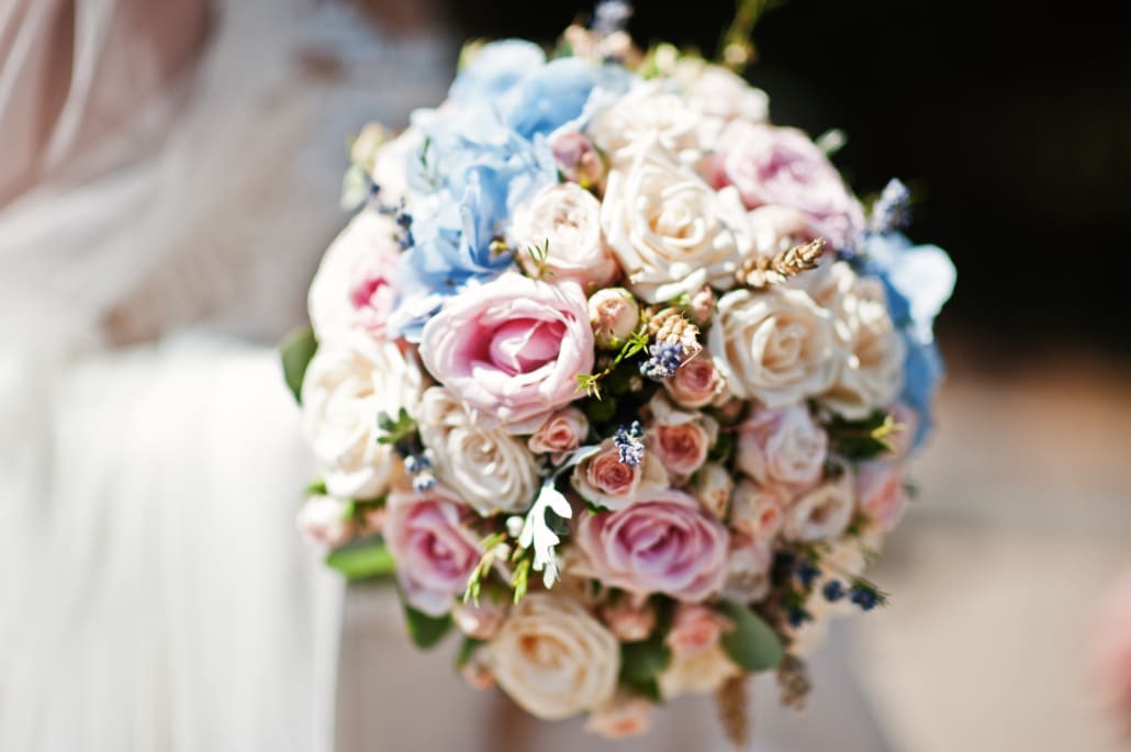 wedding florists, flowers, bridal bouquet, wedding centerpieces, wedding flowers, floral arrangements, florists in ct